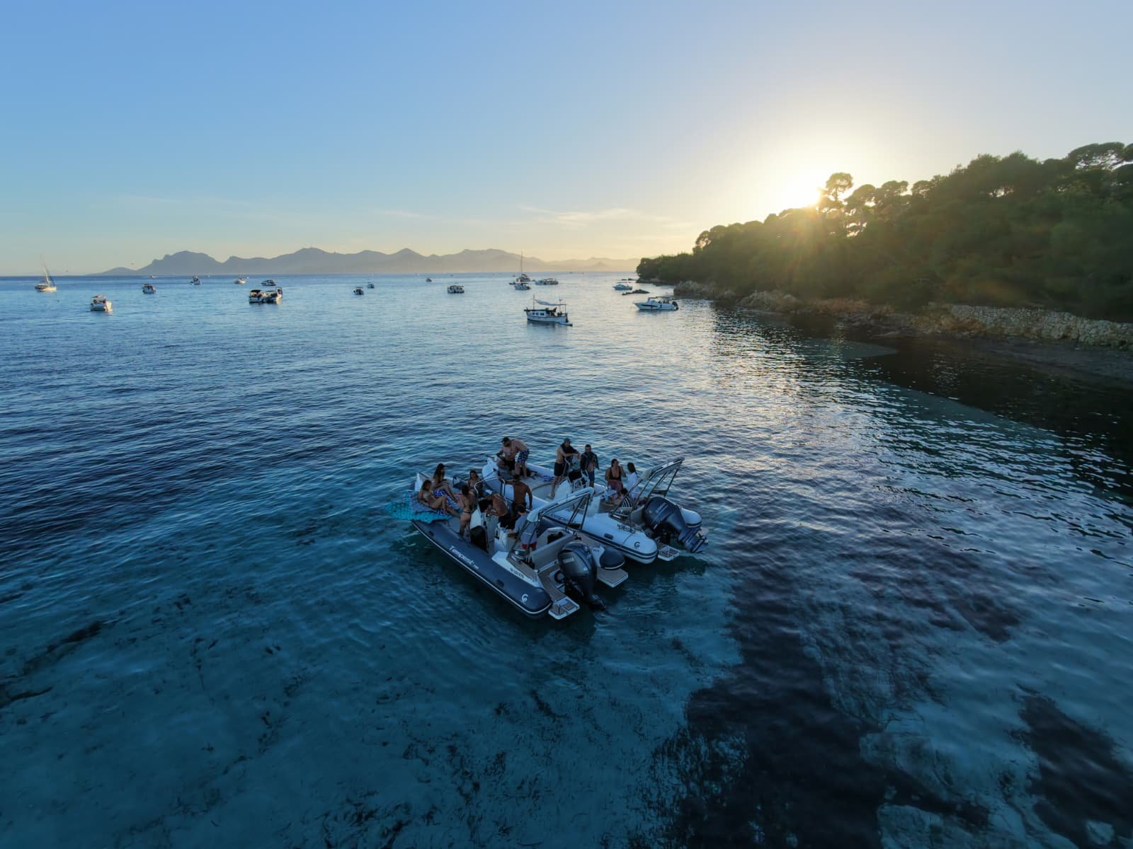 DJ Boat Party ambiance